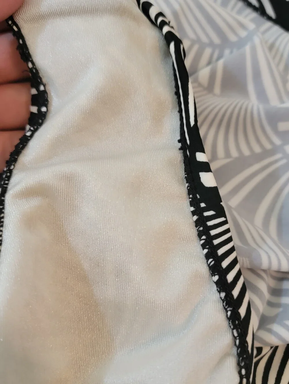 Azul By Maxine Of Hollywood Black and White Skirted Swimsuit Sz 18 Beach Vacay - Picture 7 of 10